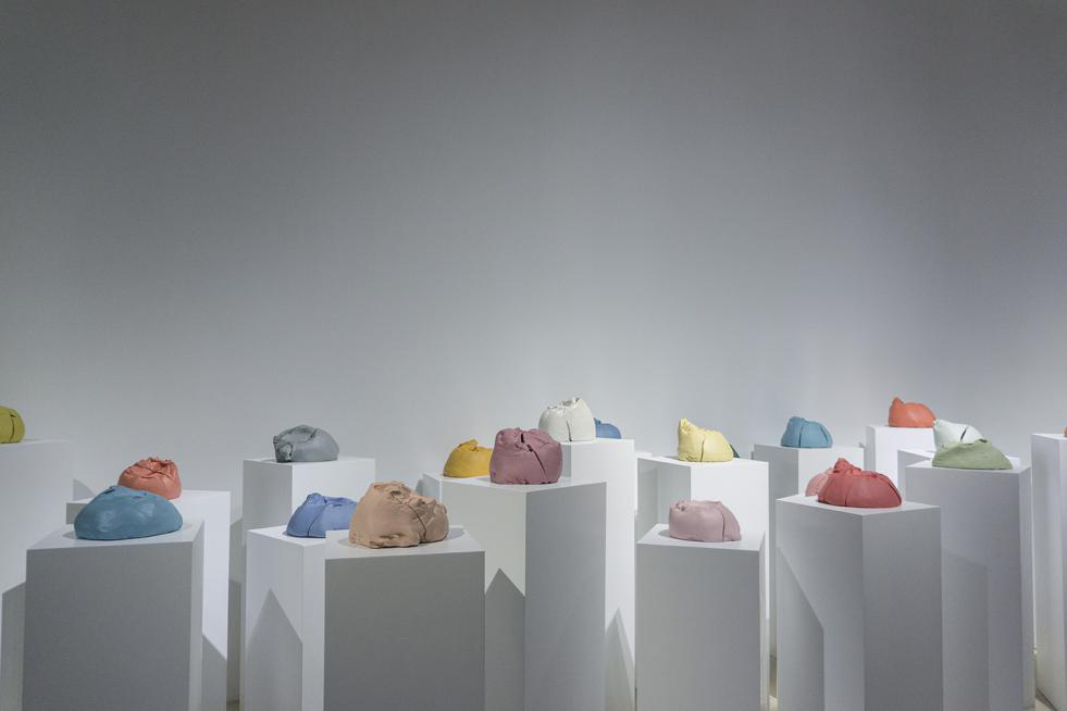 刘建华  颜色  瓷  尺寸可变  2016年-2019年